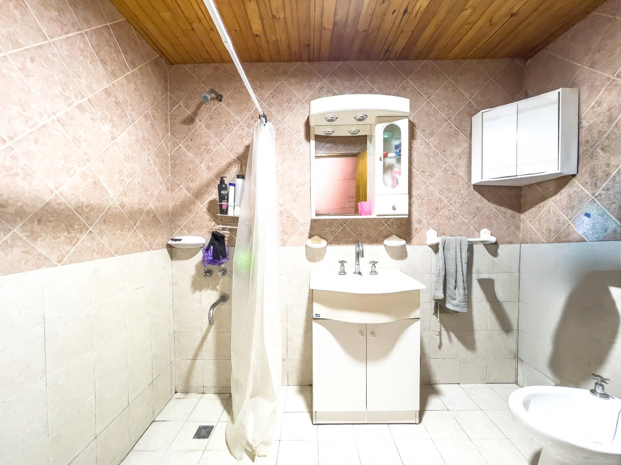 CASA CON PARQUE Y GAS NATURAL - BARRIO LA ESCONDIDA EL CHAÑARAL