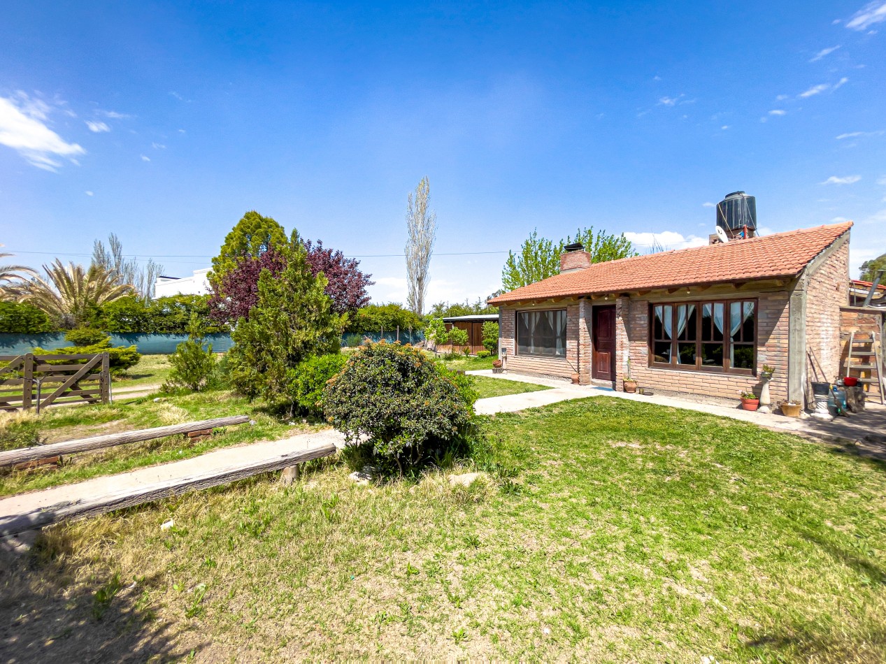 CASA CON PARQUE Y GAS NATURAL - BARRIO LA ESCONDIDA EL CHAÑARAL