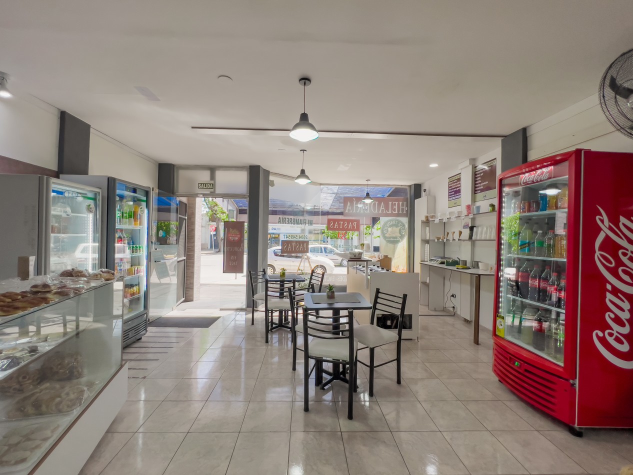 PANADERIA-CAFETERIA-FIAMBRERIA-HELADERIA