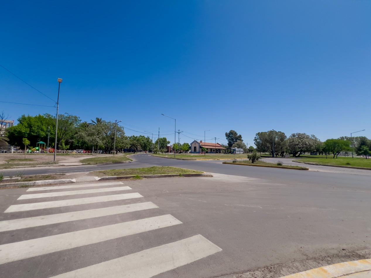 CONSULTORIOS - LOCAL COMERCIAL O OFICINAS