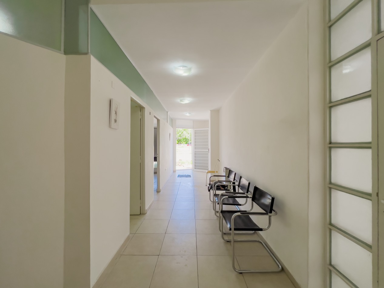 CONSULTORIOS - LOCAL COMERCIAL O OFICINAS