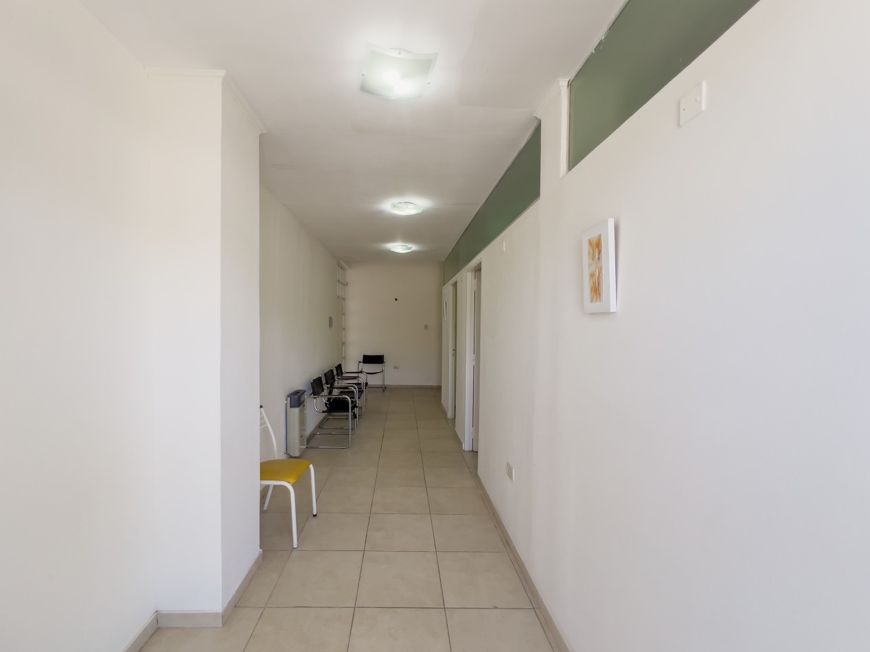 CONSULTORIOS - LOCAL COMERCIAL O OFICINAS