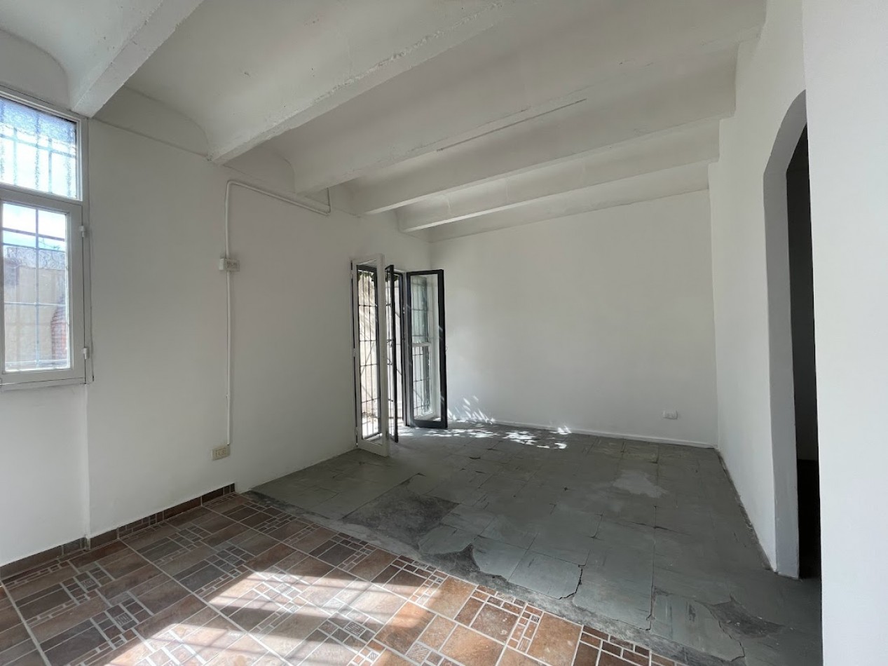 CASA DE 3 DORMITORIOS BARRIO POLICIAL