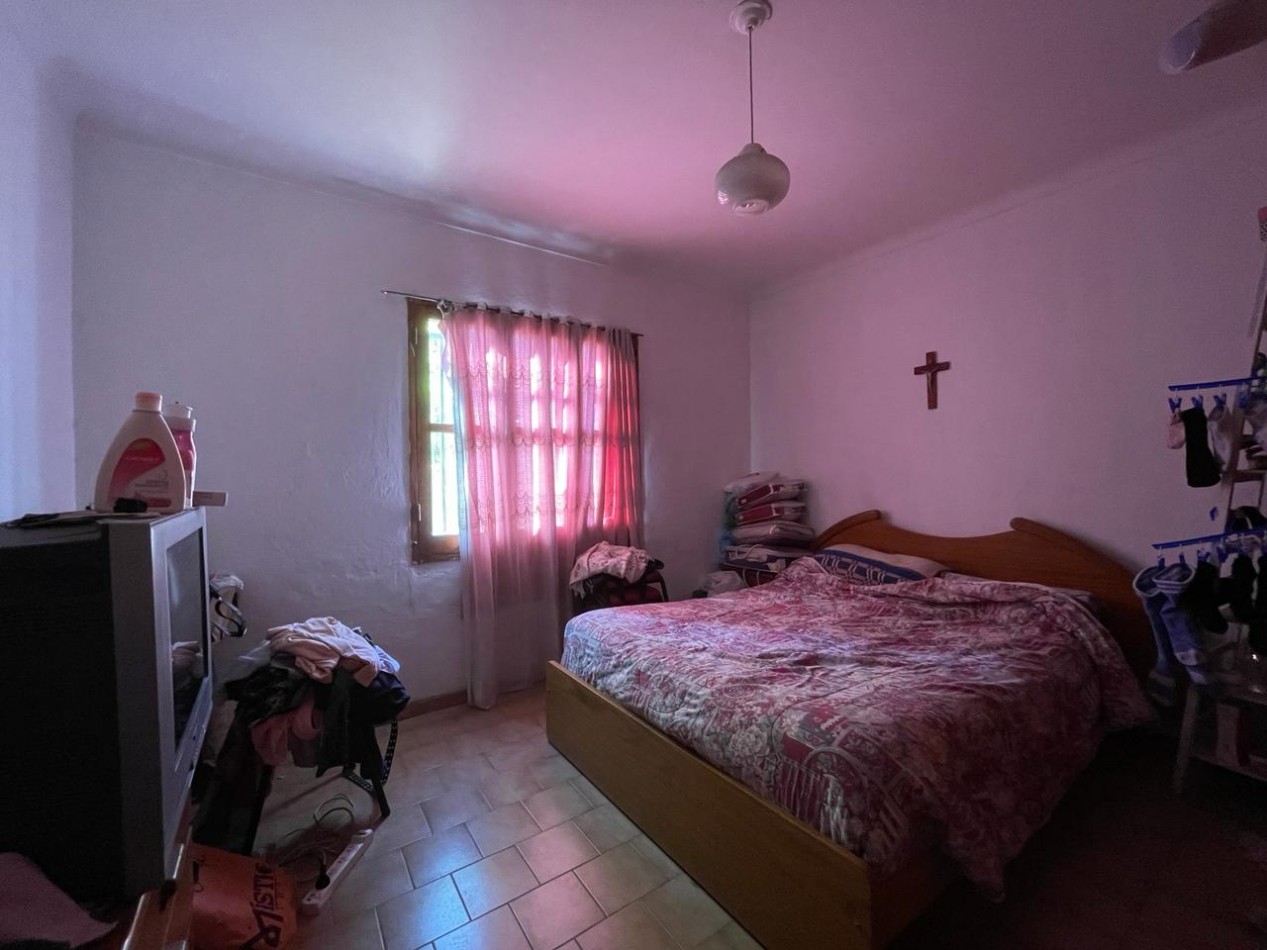 SE VENDE AMPLIA CASA EN CALLE ADOFO CALLE A SOLO 5 MINUTOS DEL CENTRO DE SAN RAFAEL - MENDOZA