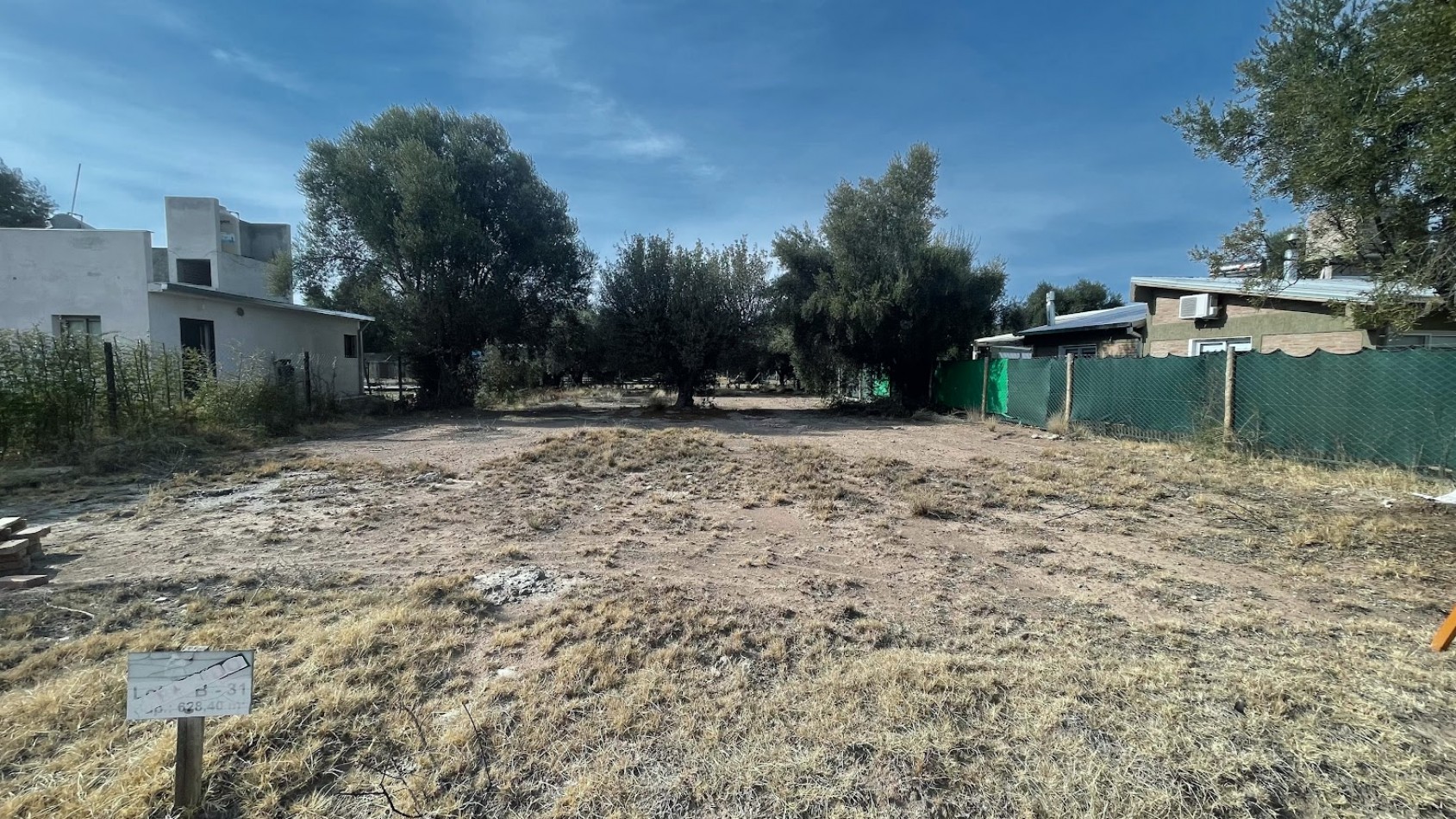 CLUB DE CAMPO LOS CARDOS - LOTE DE 628M2