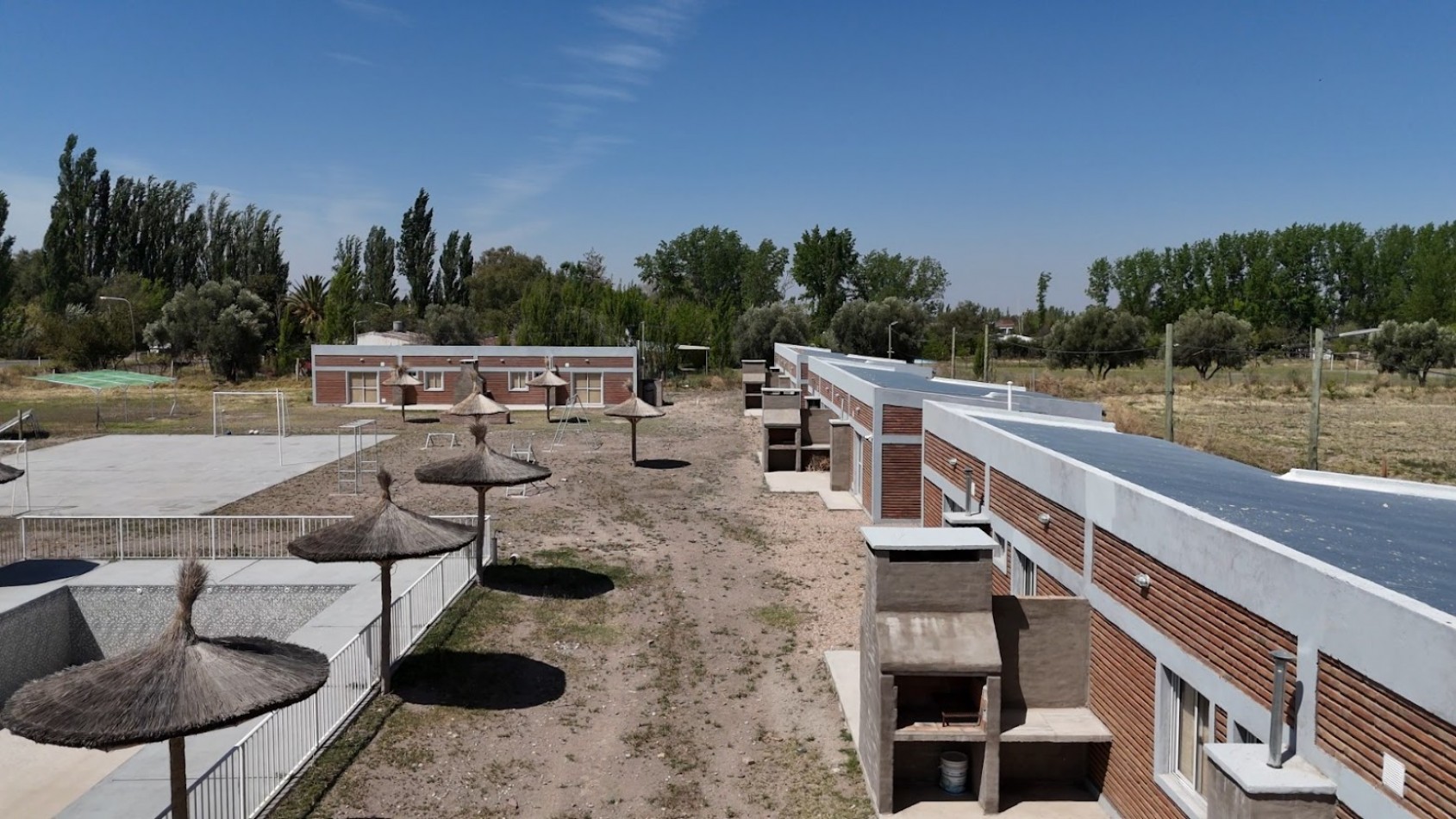 GRAN COMPLEJO AGROTURISTICO DE CABAÑAS Y FINCA