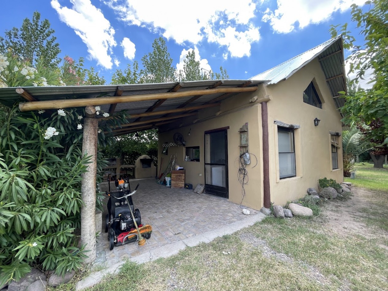 CASA ESTILO CABAÑA ALPINA CON PISCINA Y VISTA A LAS MONTAÑAS