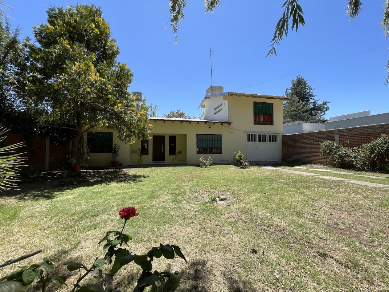 CASA FAMILIAR CON DEPARTAMENTO Y POTENCIAL TURISTICO