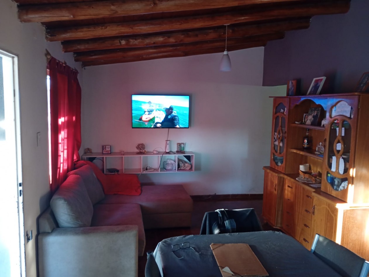 TERRENO DE 12.798 m² CON DOS CASAS Y QUINCHO EN CALLE LAS MALVINAS , EL CERRITO, SAN RAFAEL, MENDOZA