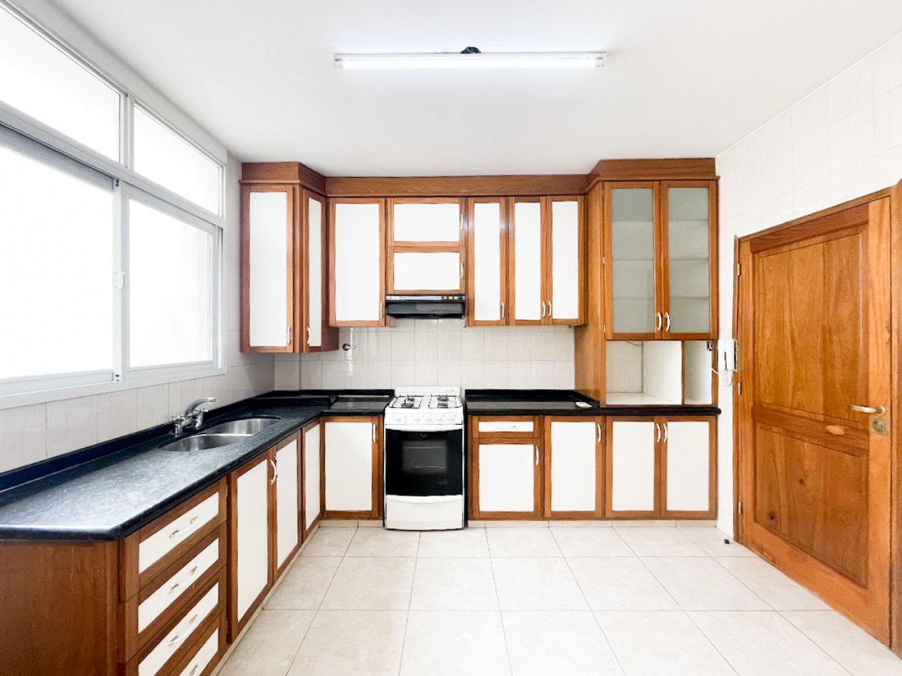 ¡En pleno centro, Exclusivo Departamento en Alquiler - San Rafael, Mendoza!
