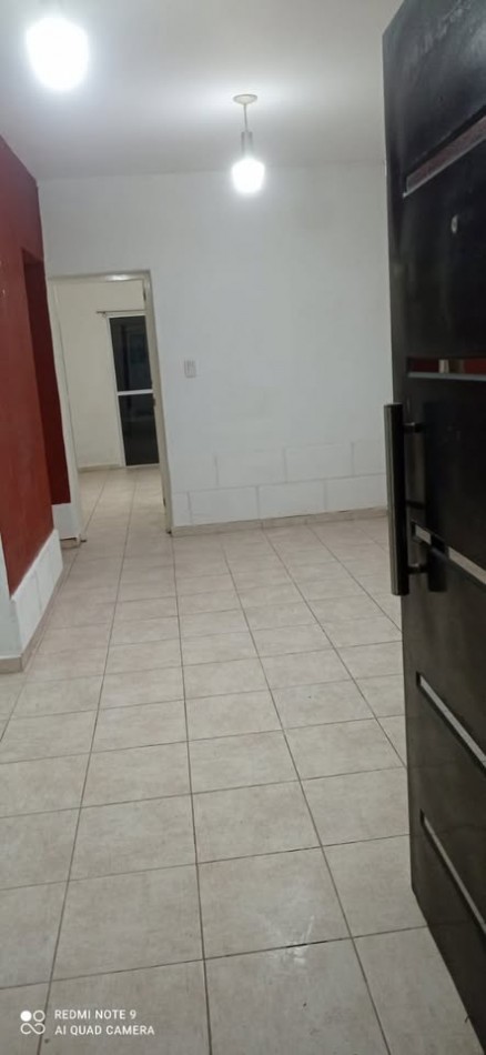 SE VENDE CASA REACONDICIONADA EN DOS DEPARTAMENTOS AMPLIOS CON ENTRADA INDIVIDUAL 