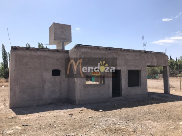 CALLE BIANCHI - CASA A TERMINAR - 2000m2