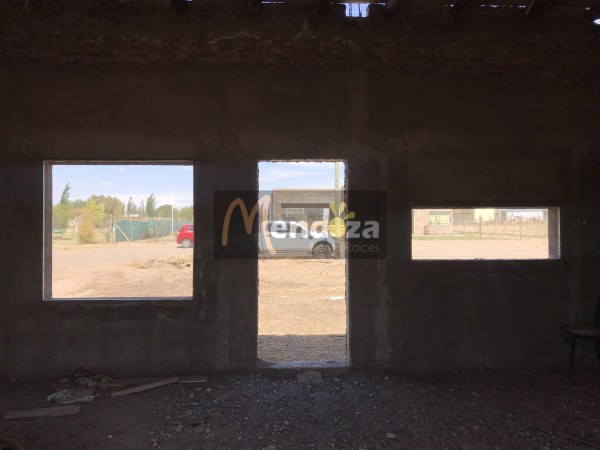 CALLE BIANCHI - CASA A TERMINAR - 2000m2