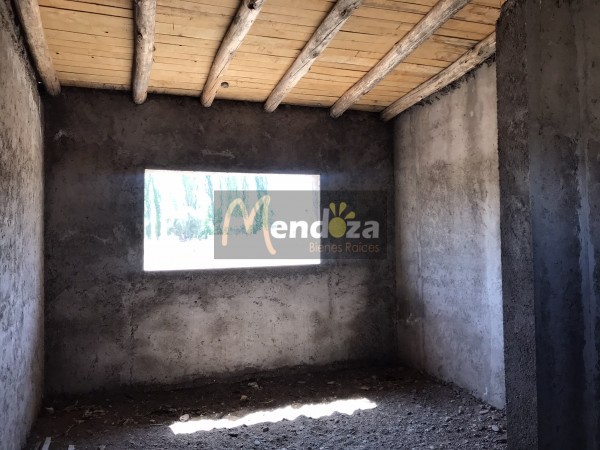 CALLE BIANCHI - CASA A TERMINAR - 2000m2