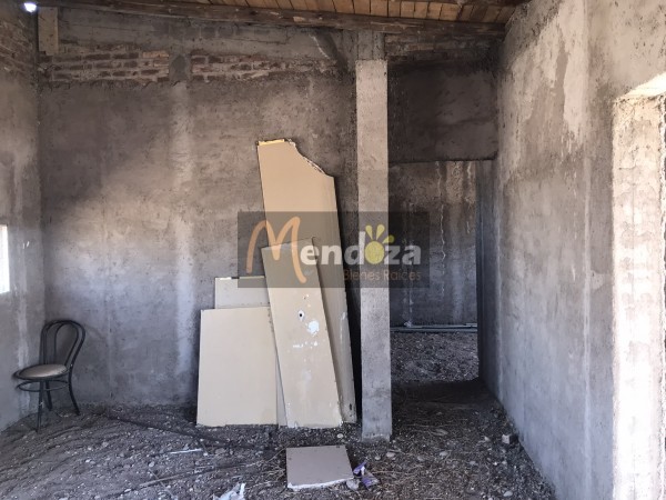 CALLE BIANCHI - CASA A TERMINAR - 2000m2