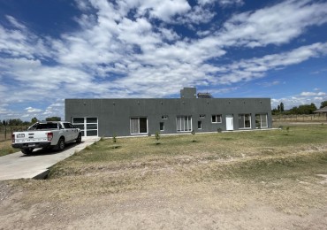 CASA MODERNA CON VISTA A LAS MONTAÑAS