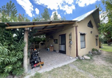 CASA ESTILO CABAÑA ALPINA CON PISCINA Y VISTA A LAS MONTAÑAS